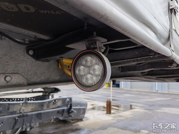 卖60万 单胎盘刹气囊桥 图解施密茨挂车