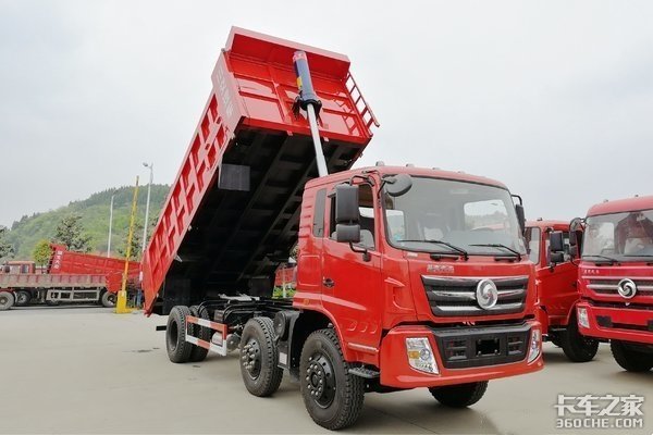 川交6X2自卸车5.8米货箱满足运输需求