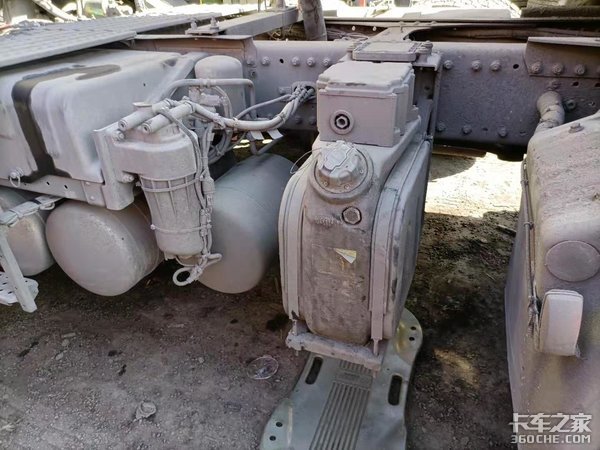 自卸车赚钱吗?买台入门级汕德卡跑重载 会有意想不到的收获