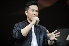 甄子丹携手陆上最强长城皮卡航母战队 燃爆2021上海车展