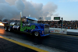 百公里油耗两个加油站! 这种车你见过吗？ 马赫环都快喷出来了