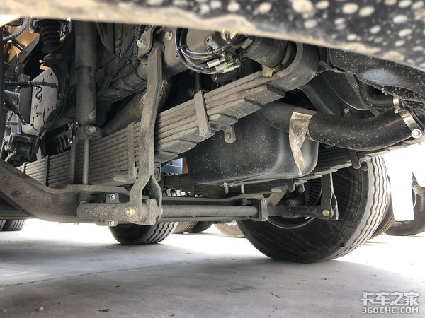 国货当自强 中国重汽汕德卡C7H 8x4泵车