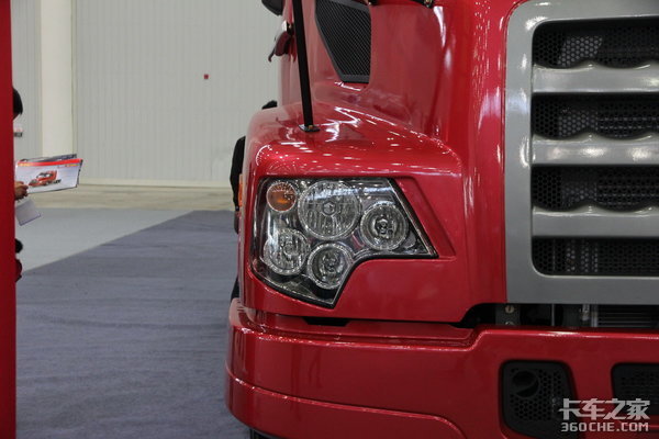 你知道重汽也有长头车吗? 名字叫威泺 10年前就配备了橡胶悬架