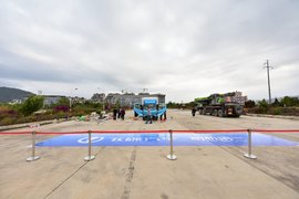 8米高空坠落实验完美收官 飞碟W5保障卡车人安全