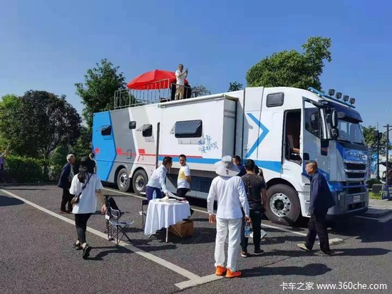 红岩杰狮6X2房车 你想要的自驾生活尽在于此