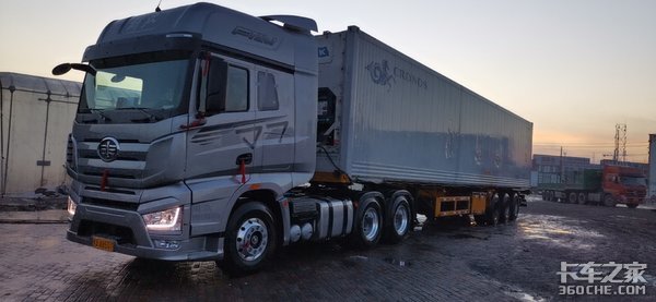 孩子考上研究生 开卡车夫妻俩“再苦再累都很有干劲!”