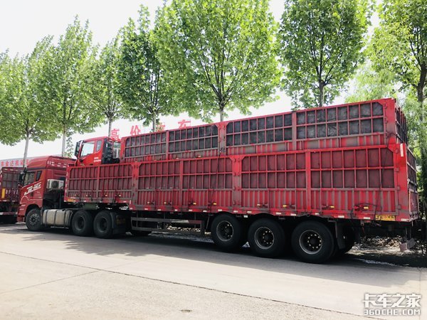 新疆子母卡车运输图片