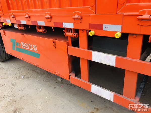 实力车型典范！中国重汽汕德卡G5 7.8米 6x2载货车详解