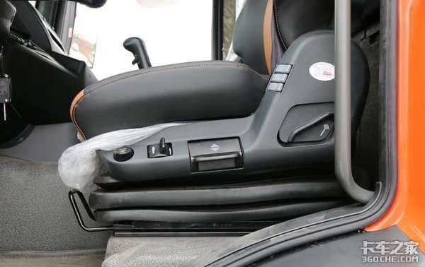 实力车型典范！中国重汽汕德卡G5 7.8米 6x2载货车详解