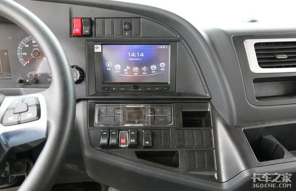 实力车型典范！中国重汽汕德卡G5 7.8米 6x2载货车详解