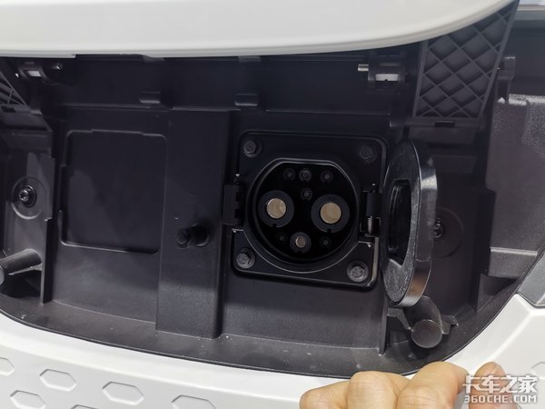 上汽大通EV30纯电动 城配行业的搅局者?