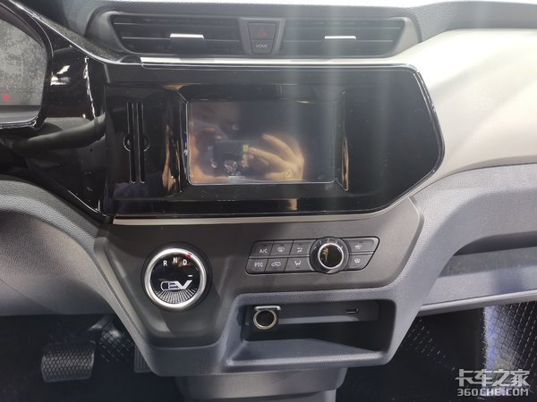 上汽大通EV30纯电动 城配行业的搅局者?