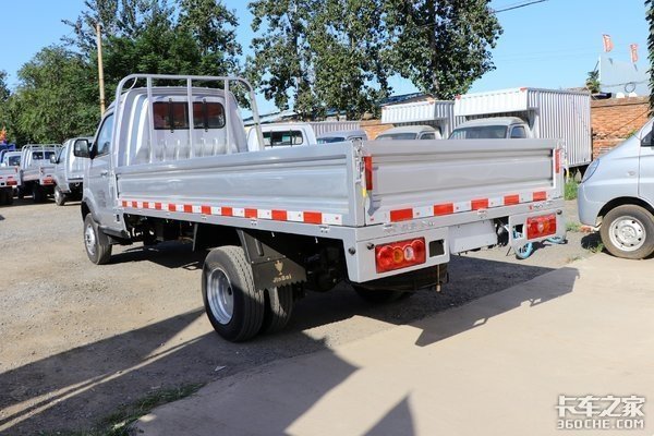 国六 华晨金杯t50给你带来准轻卡的体验