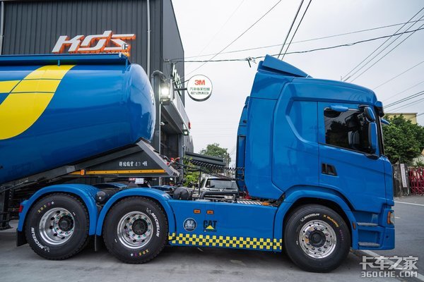 人文情怀加持 这位宝岛台湾车主的粉粒罐体也的很“斯堪尼亚”