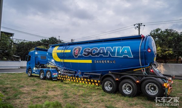 人文情怀加持 这位宝岛台湾车主的粉粒罐体也的很“斯堪尼亚”