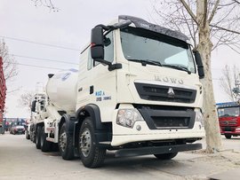 迎合时代发展 中国重汽HOWO TX系列国六8x4搅拌车时代先行