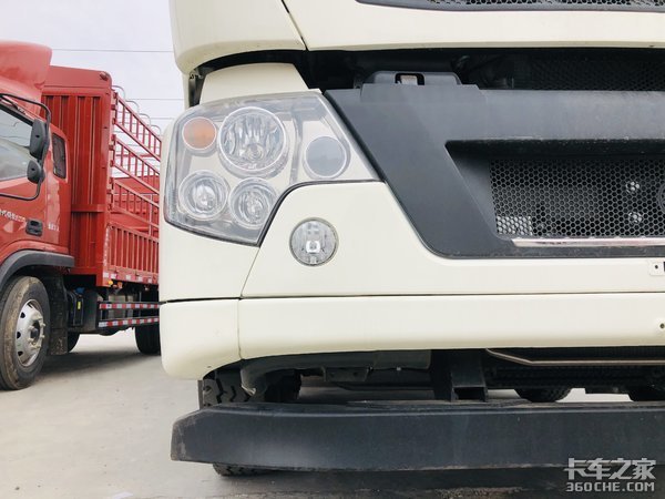 中国重汽HOWO TX系列国六8x4搅拌车