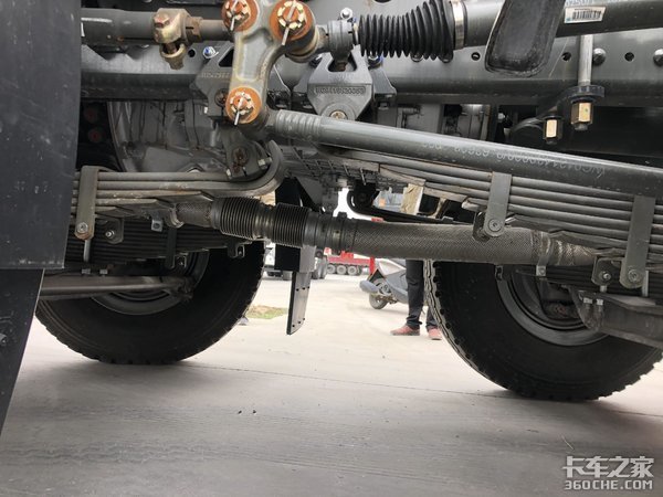 中国重汽HOWO TX系列国六8x4搅拌车