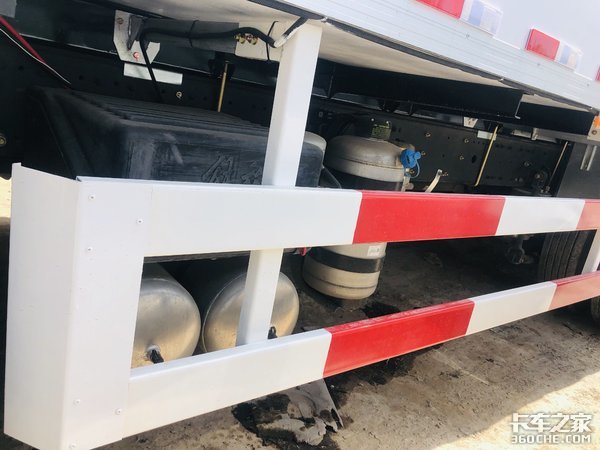 冷藏运输能手 图解解放J6P 9米6冷藏车