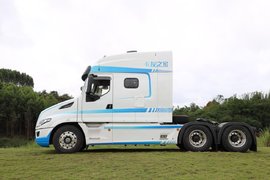 亦家亦车 乘龙T7新车外观首次曝光 长头货车来了