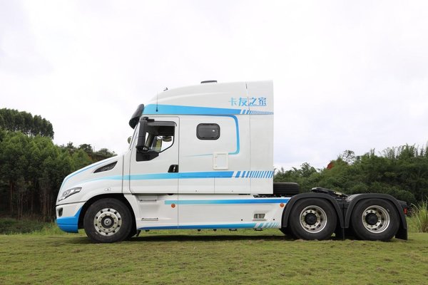 亦家亦车 乘龙T7新车外观首次曝光 长头货车来了