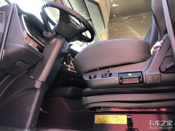 专线零担运输选它最靠谱 图解31.98万HOWO TH7犇赢版