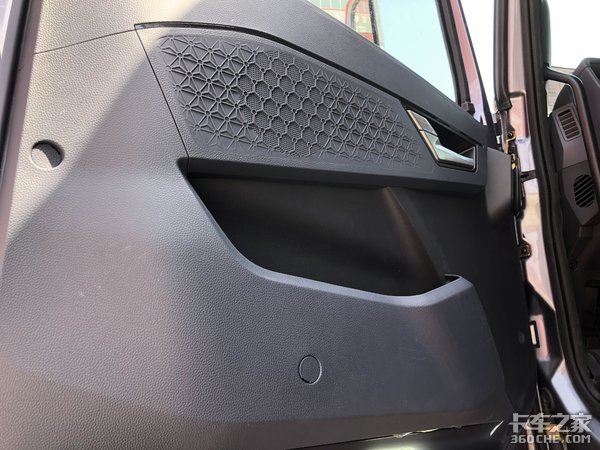 专线零担运输选它最靠谱 图解31.98万HOWO TH7犇赢版