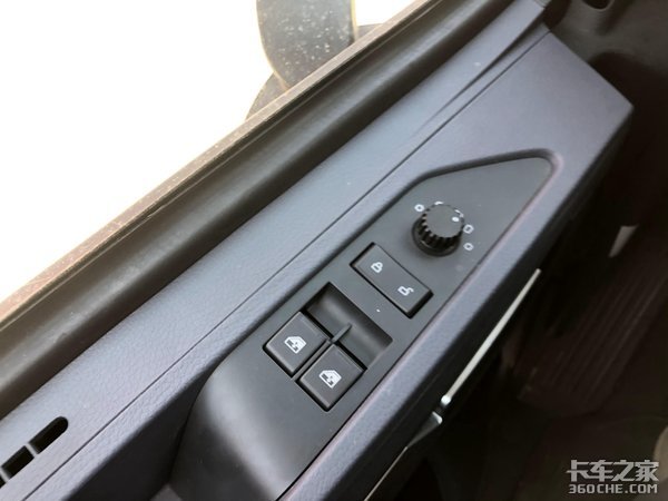 专线零担运输选它最靠谱 图解31.98万HOWO TH7犇赢版