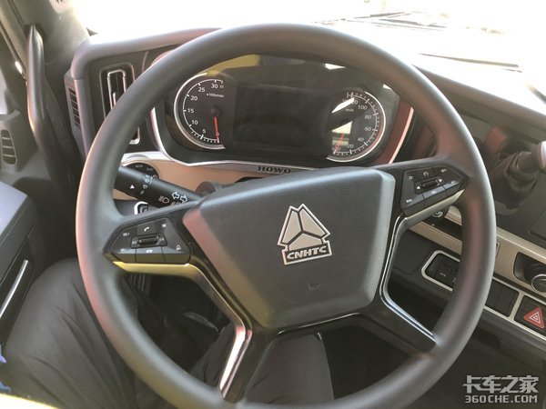 专线零担运输选它最靠谱 图解31.98万HOWO TH7犇赢版