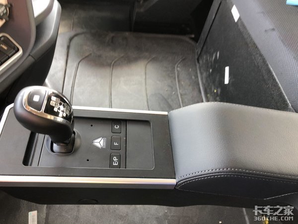 专线零担运输选它最靠谱 图解31.98万HOWO TH7犇赢版