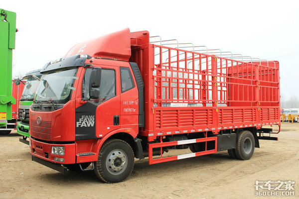 解放称雄重汽最猛，4月中重型载货车市场特点深度剖析