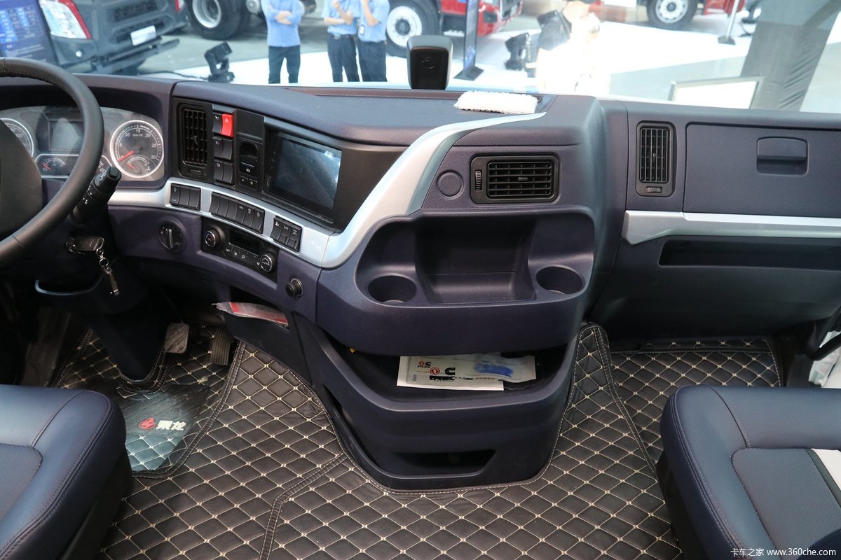 可把家装进驾驶室房车式乘龙t7c太赞了图片列表