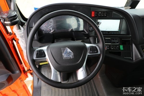 开张吃三年的大件运输选车 汕德卡G7实用还可靠