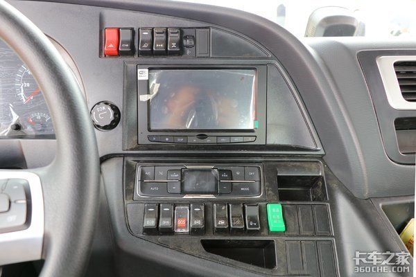 开张吃三年的大件运输选车 汕德卡G7实用还可靠