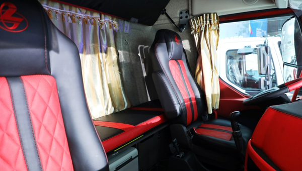 270大马力+订制内饰!国六版乘龙H5绿通载货车全面解析