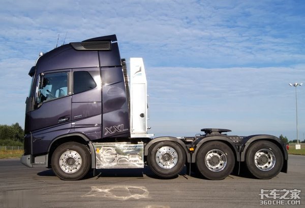 沃尔沃FH16舒适性升级 带专属软质地毯、卧铺宽度超一米