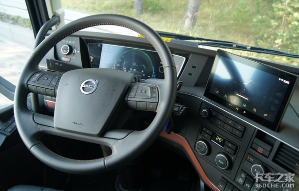 沃尔沃FH16舒适性升级 带专属软质地毯、卧铺宽度超一米