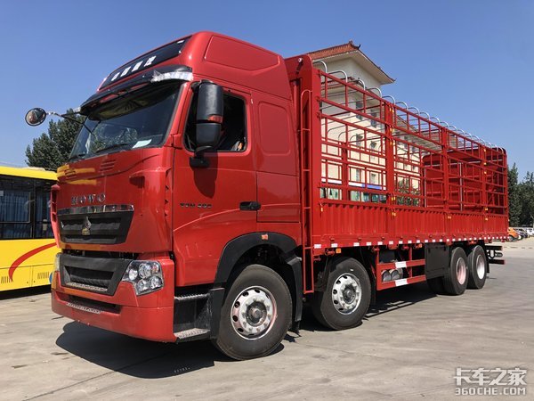 干线零担普货专用车型 HOWO T7H 460 8x4载货车