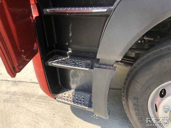 干线零担普货专用车型 HOWO T7H 460 8x4载货车