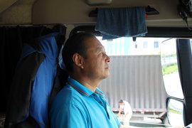 26年老司机转战快递业 月行两万公里是常态 年轻十岁我也能月入过万