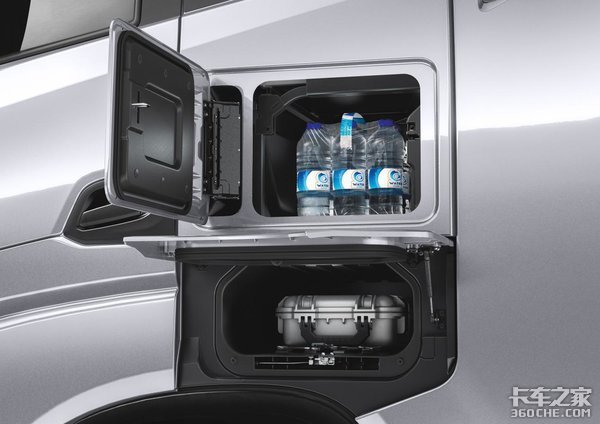 锋芒毕露？ 依维柯 S-WAY牵引车改款 多种配置可选