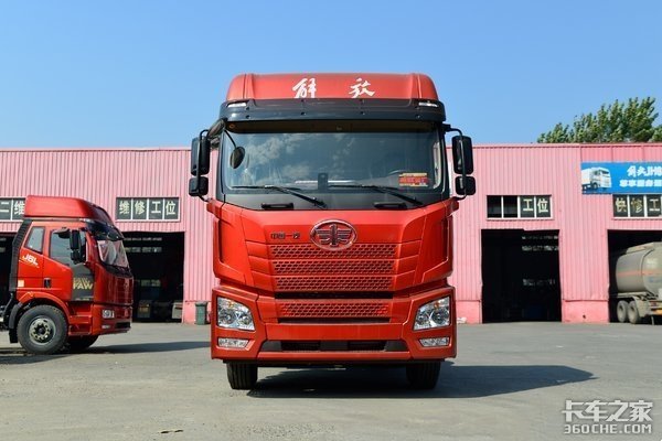 散装水泥运输：当红小生解放JH6质惠版自重更轻