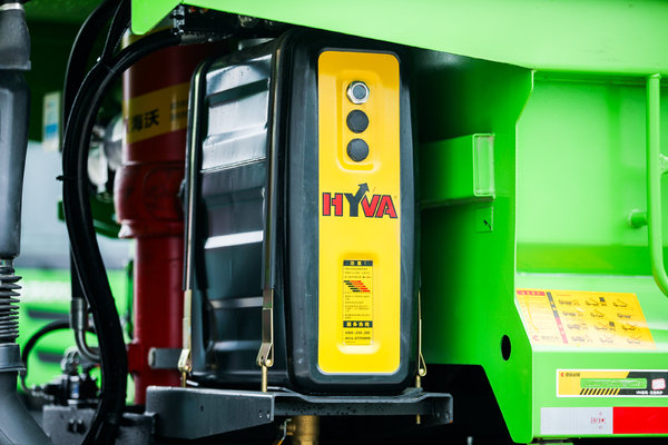 “模范生”来啦!欧曼全勤王“上海标准”城建渣土车新品上市