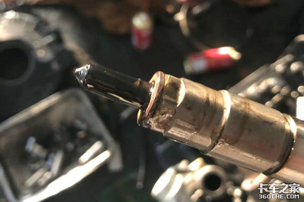 汕德卡燃气牵引车 闫师傅的赚钱好帮手
