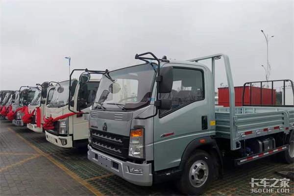 ��������С�����Ϲ�30̨��ɽ��֮��վ