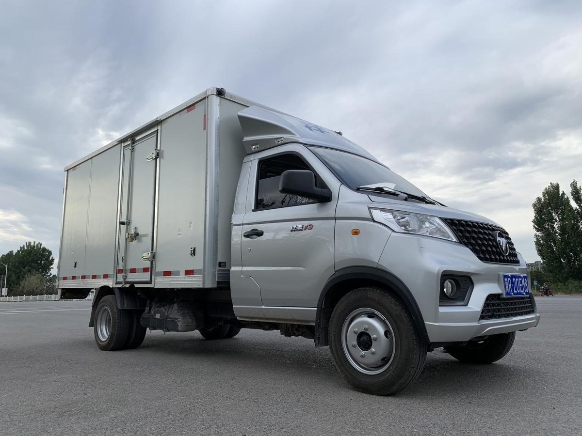 巾帼不让须眉女司机钟爱祥菱v3大微卡图片列表