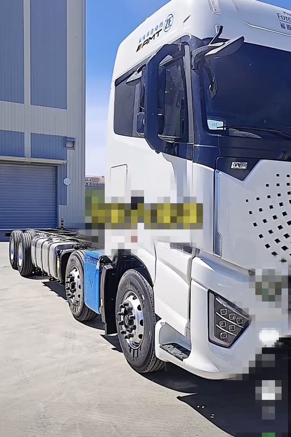欧曼银河再出新车 490马力的前四后八你们喜欢吗?
