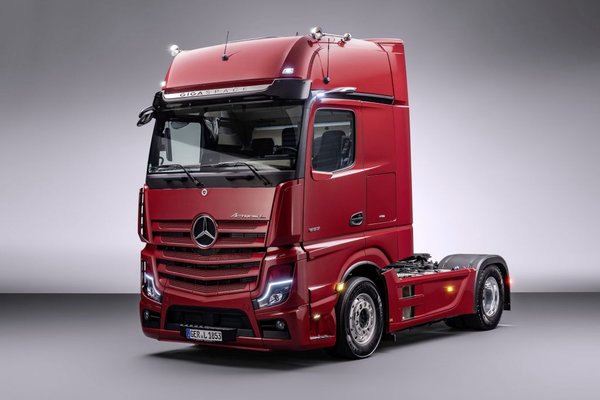更高配置更豪华的Actros L来了!这款奔驰谁不喜欢?