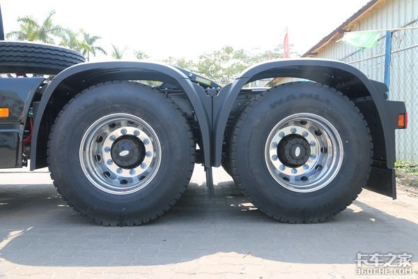 多拉快跑好选择？ 大运V9让运输更安心 看它表现如何