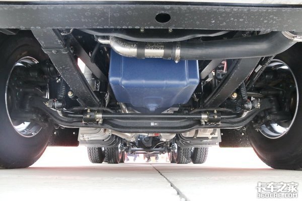 多拉快跑好选择？ 大运V9让运输更安心 看它表现如何